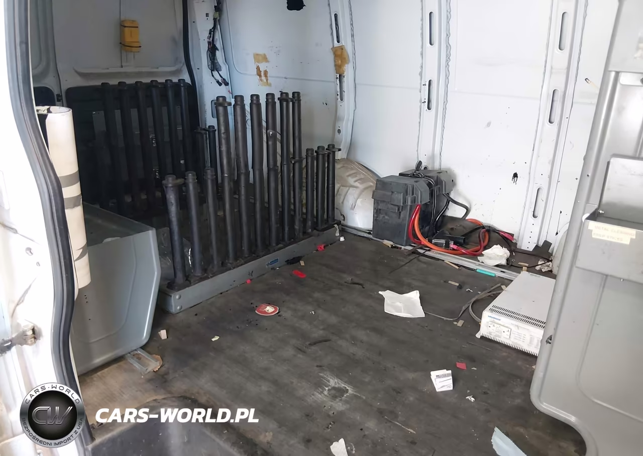 2019 Chevrolet Express 2500 Work Van VIN:1GCWGAFP3K1143862 - 8