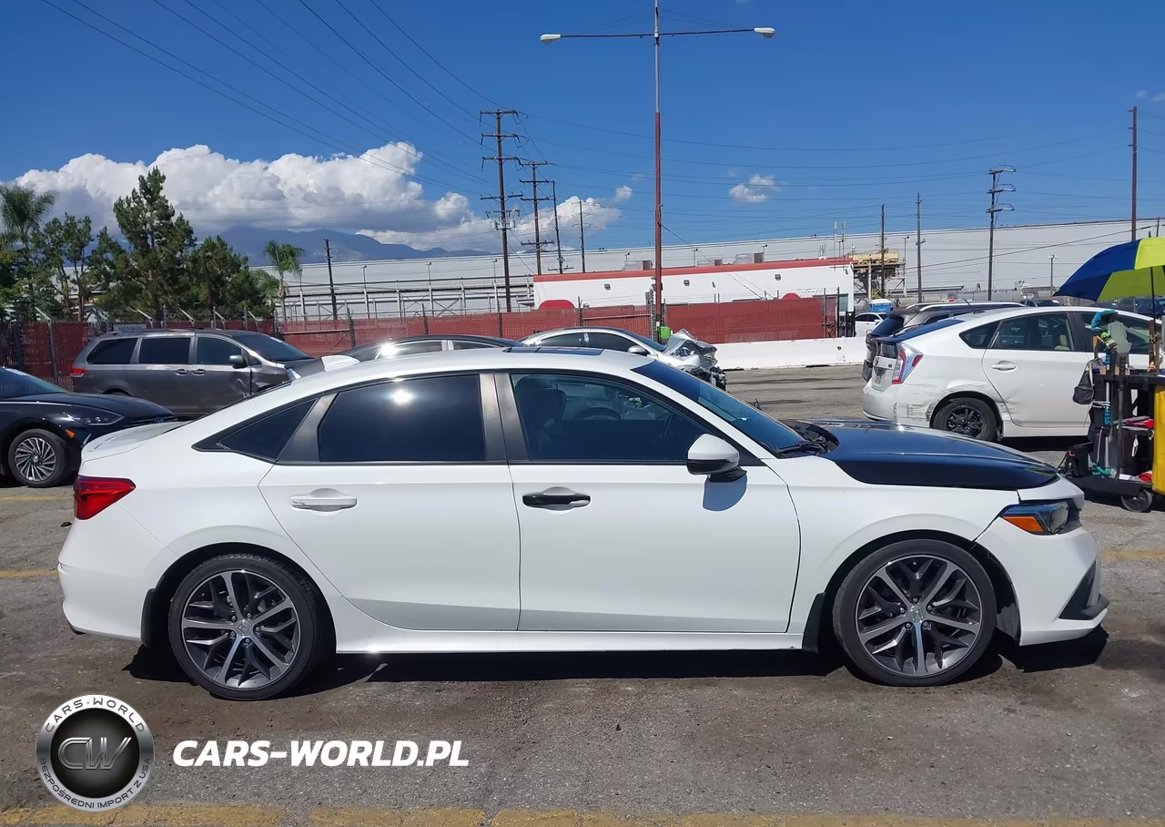 2024 Honda Civic Touring VIN:2HGFE1F97RH335208 - 14