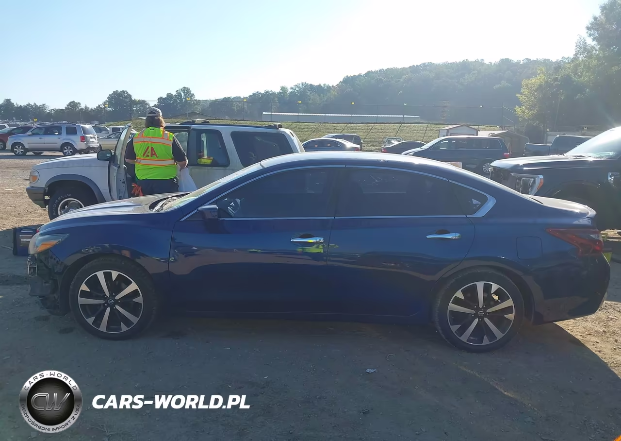 2018 Nissan Altima 2.5 Sr VIN:1N4AL3AP8JC111099 - 14