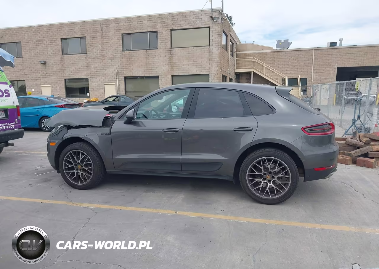 2018 Porsche Macan Sport Edition VIN:WP1AA2A50JLB07796 - 15
