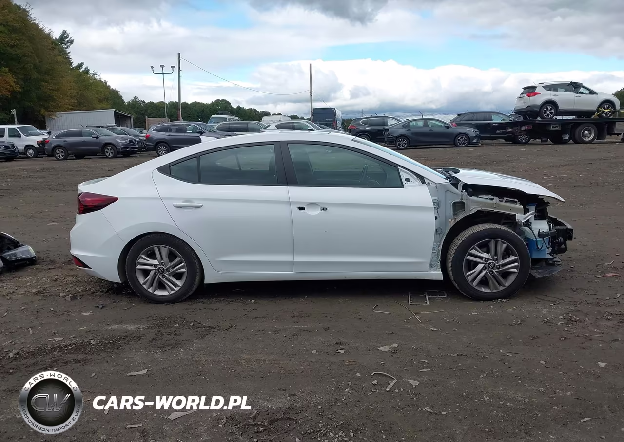 2019 Hyundai Elantra Value Edition VIN:5NPD84LF3KH420018 - 13