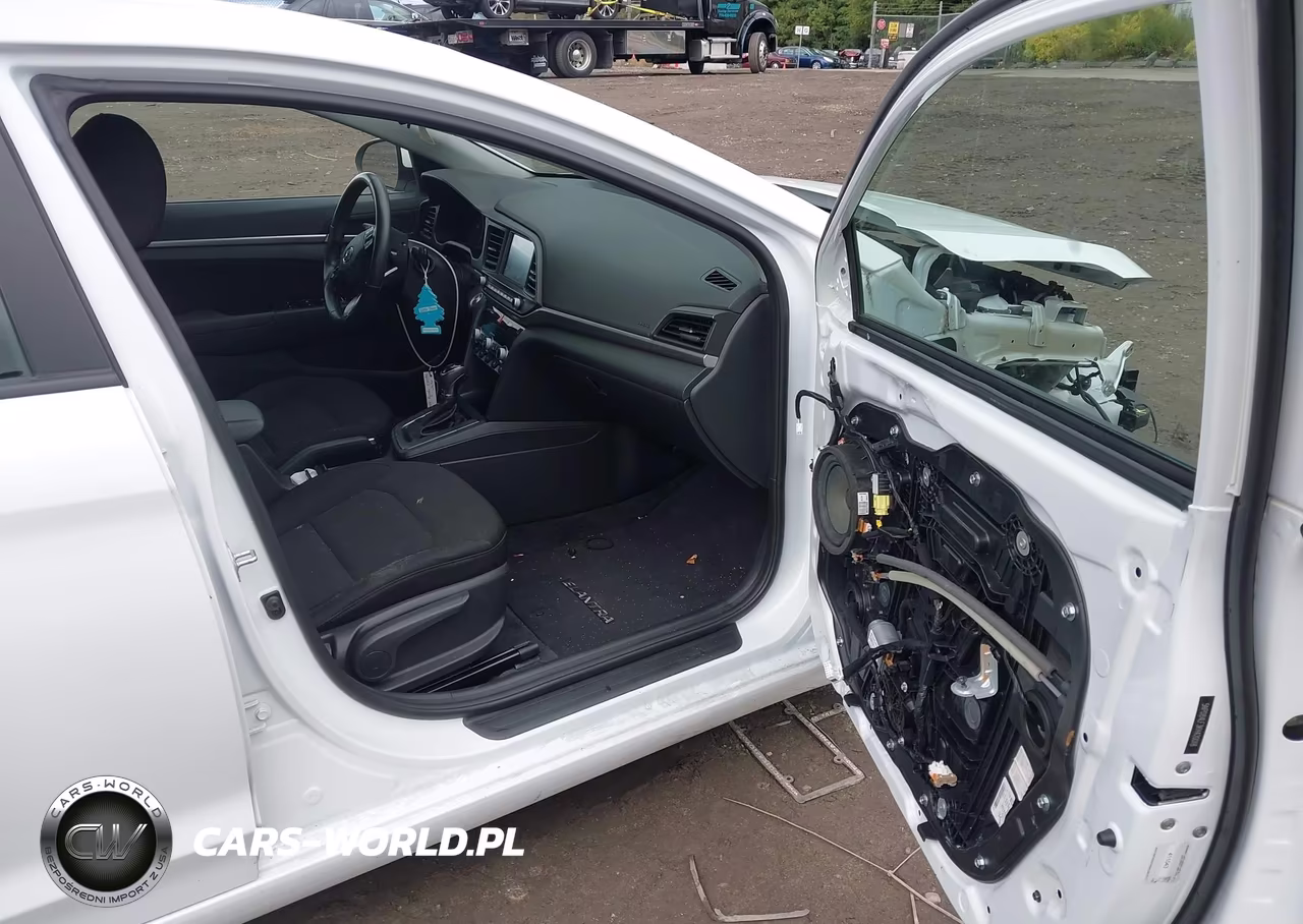 2019 Hyundai Elantra Value Edition VIN:5NPD84LF3KH420018 - 5