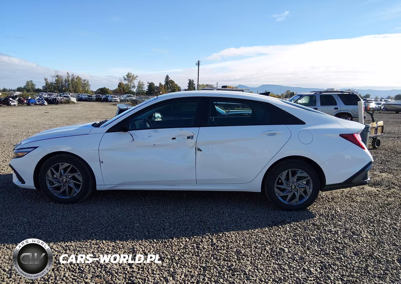 2026 Hyundai Elantra Hybrid Blue VIN:KMHLM4DJ9TU200220 - 14