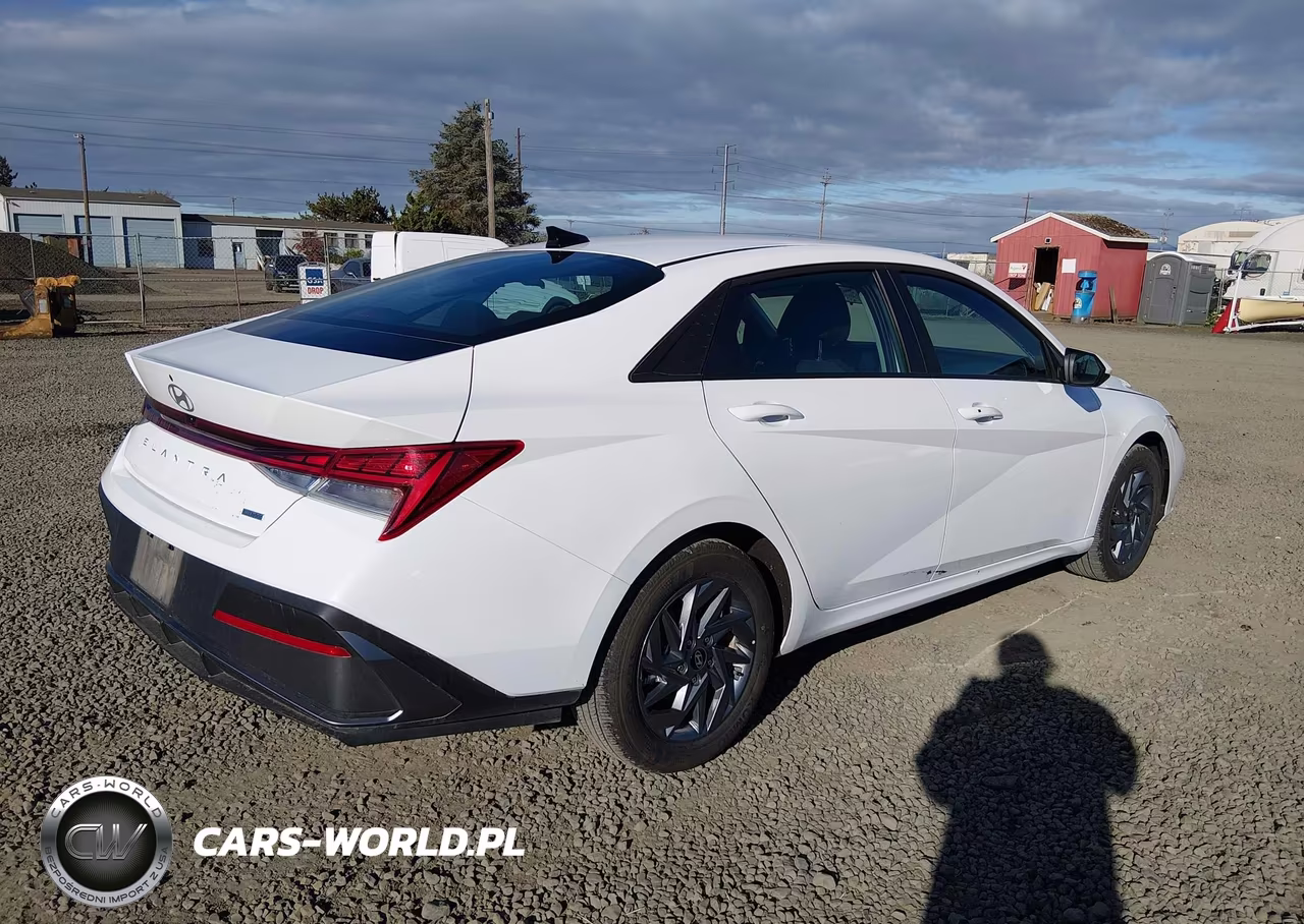 2026 Hyundai Elantra Hybrid Blue VIN:KMHLM4DJ9TU200220 - 4