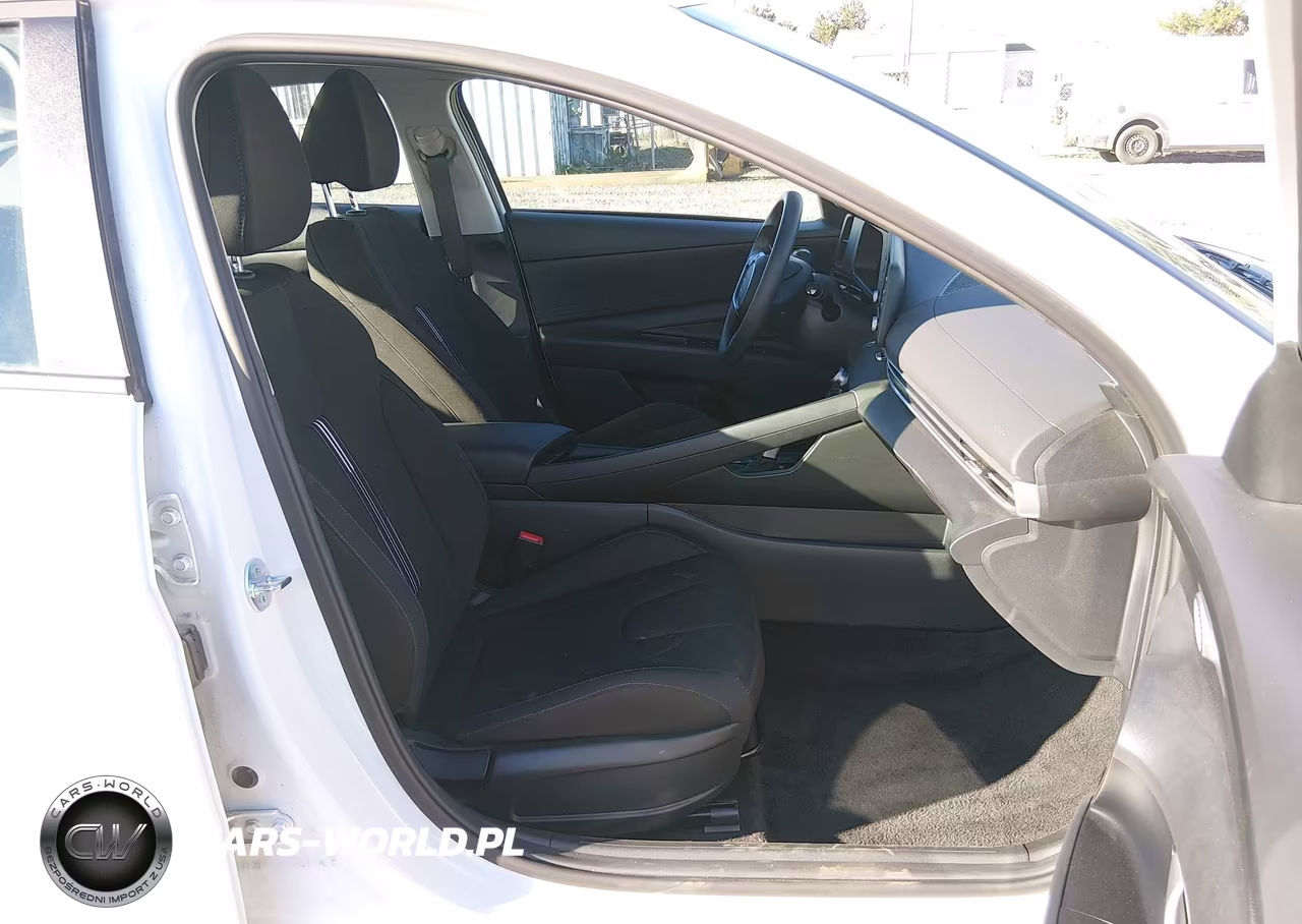 2026 Hyundai Elantra Hybrid Blue VIN:KMHLM4DJ9TU200220 - 5