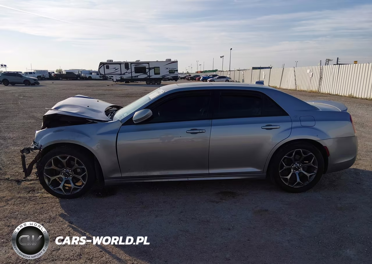 2018 Chrysler 300 300S VIN:2C3CCABG2JH245033 - 14