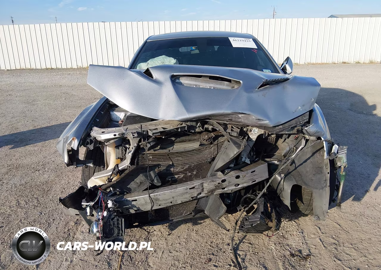 2018 Chrysler 300 300S VIN:2C3CCABG2JH245033 - 6