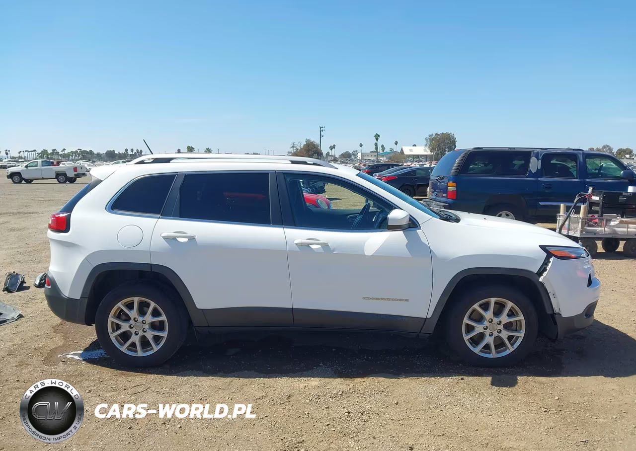 2016 Jeep Cherokee Latitude VIN:1C4PJLCB9GW164638 - 14