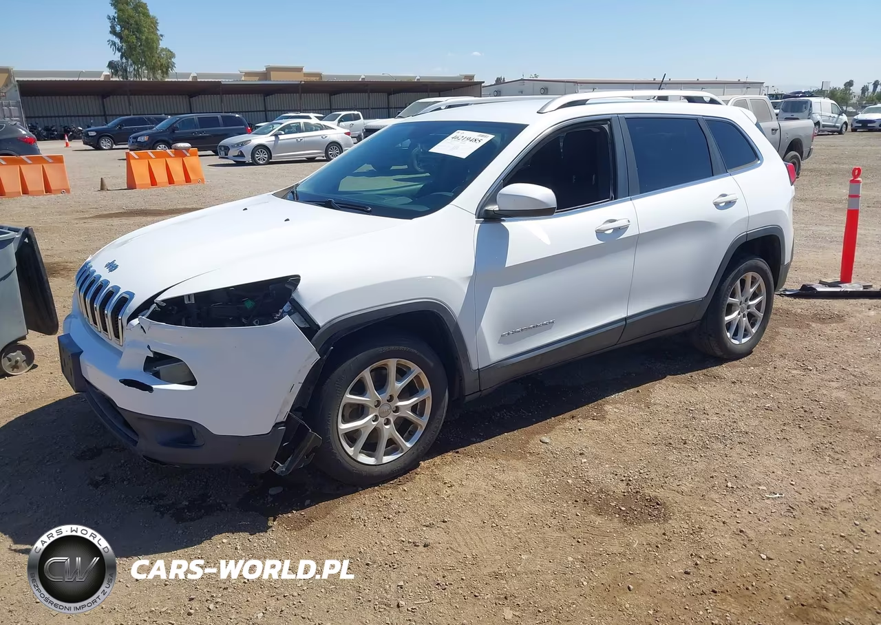 2016 Jeep Cherokee Latitude VIN:1C4PJLCB9GW164638 - 2
