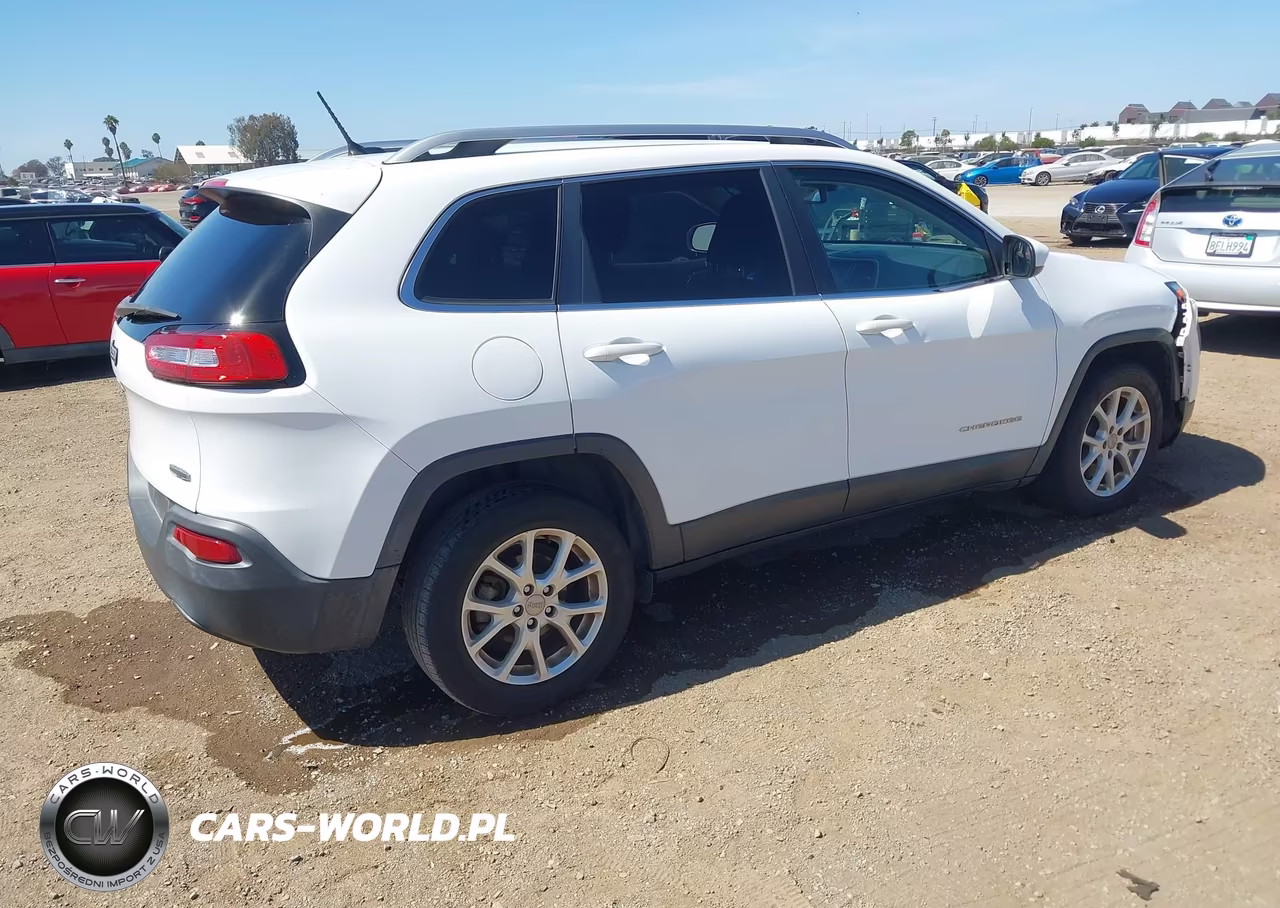 2016 Jeep Cherokee Latitude VIN:1C4PJLCB9GW164638 - 4