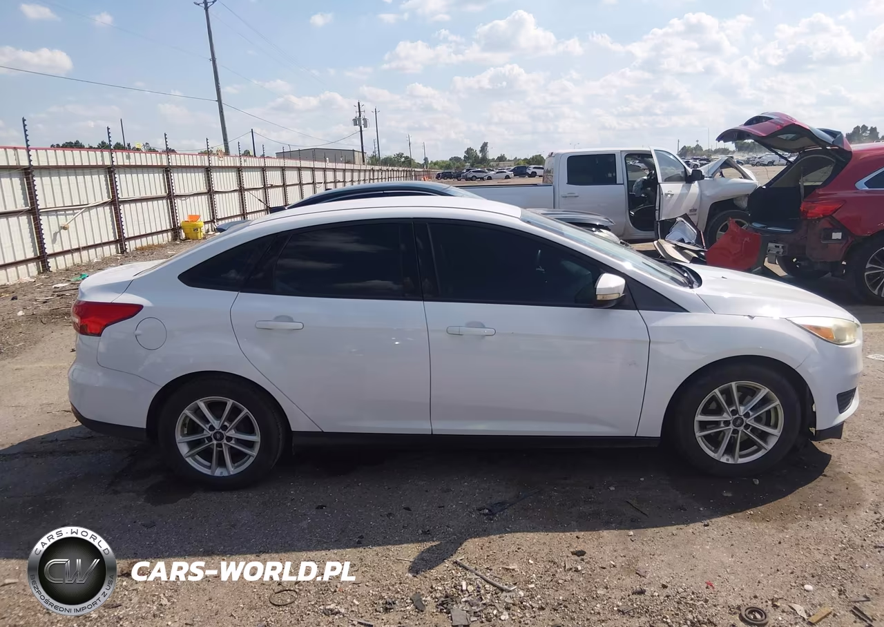 2016 Ford Focus Se VIN:1FADP3F24GL346302 - 13