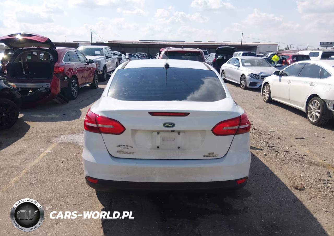 2016 Ford Focus Se VIN:1FADP3F24GL346302 - 16