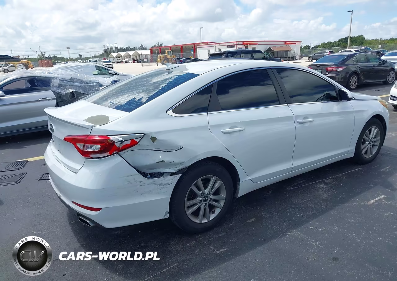 2016 Hyundai Sonata Se VIN:5NPE24AF3GH316452 - 4