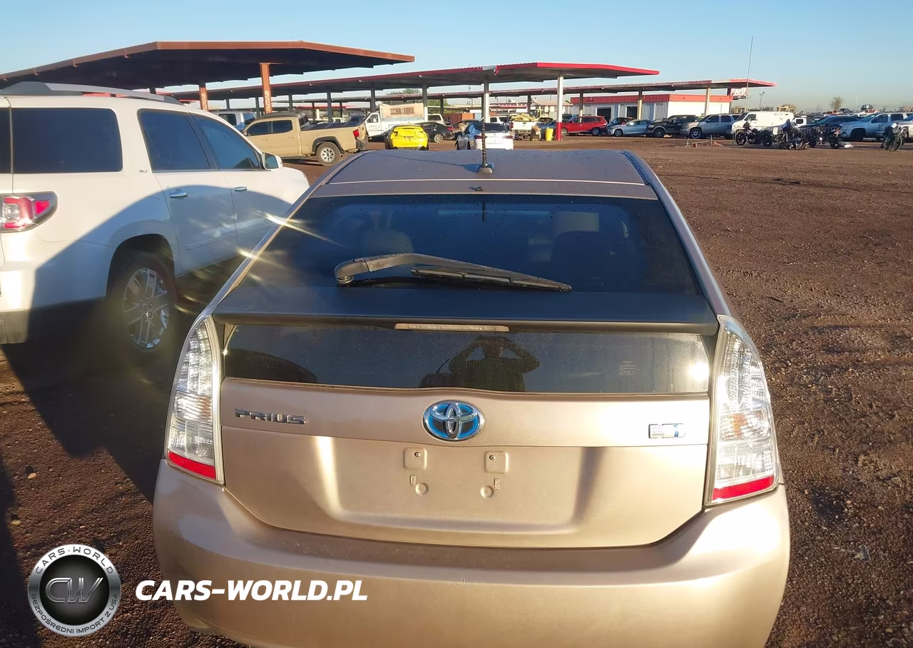 2011 Toyota Prius Two VIN:JTDKN3DU4B1448411 - 16