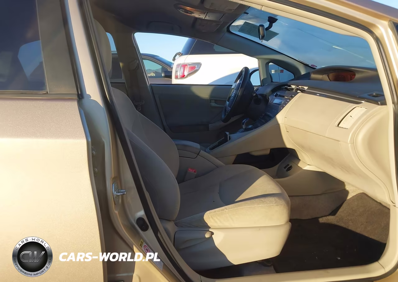 2011 Toyota Prius Two VIN:JTDKN3DU4B1448411 - 5