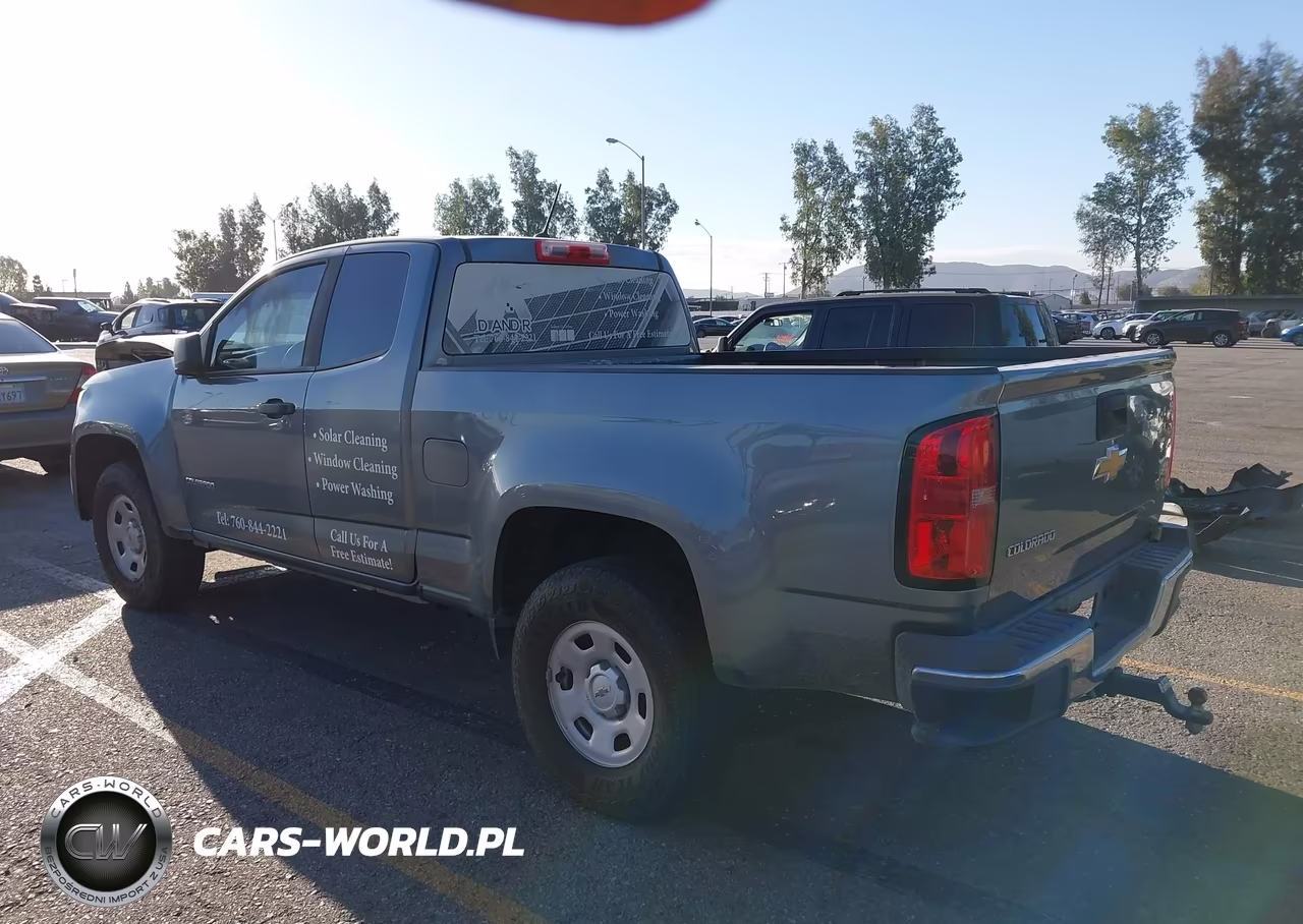 2018 Chevrolet Colorado VIN:1GCHSAEA1J1267261 - 3