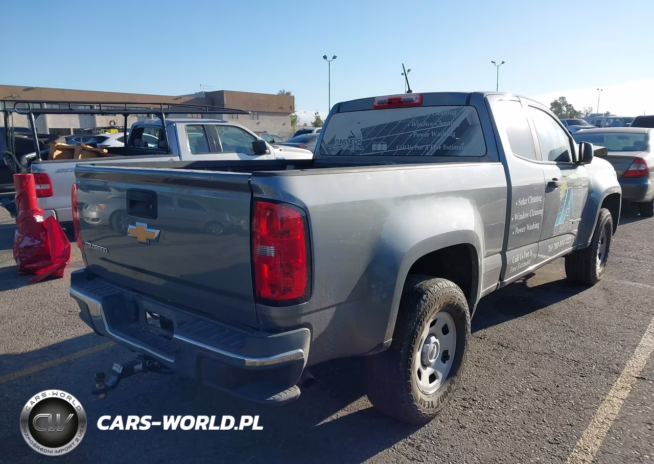 2018 Chevrolet Colorado VIN:1GCHSAEA1J1267261 - 4