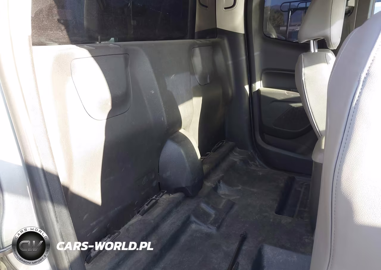 2018 Chevrolet Colorado VIN:1GCHSAEA1J1267261 - 8