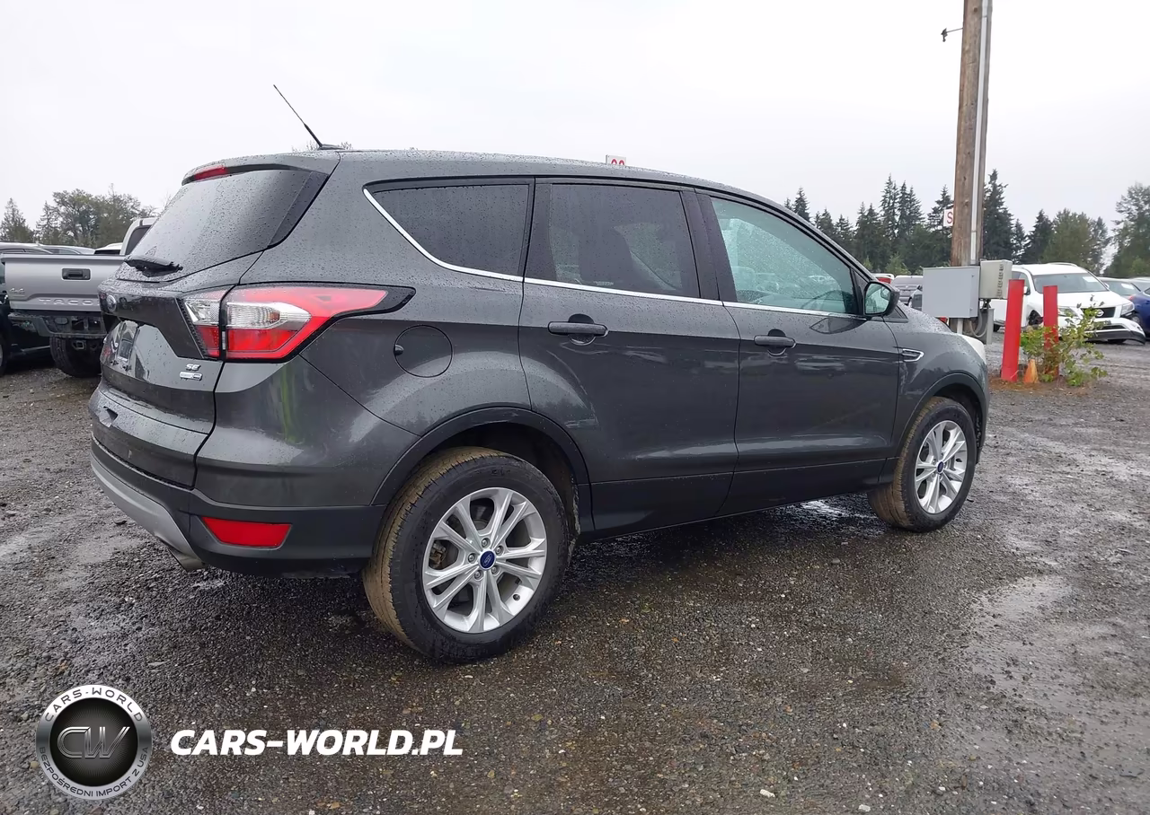 2017 Ford Escape Se VIN:1FMCU9GD5HUE18486 - 4