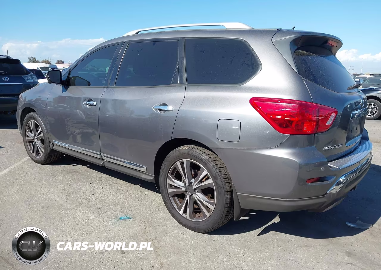 2017 Nissan Pathfinder Platinum VIN:5N1DR2MN8HC619119 - 3