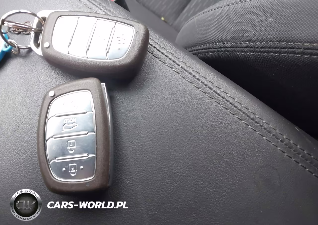 2019 Hyundai Tucson Value VIN:KM8J3CA45KU012604 - 11