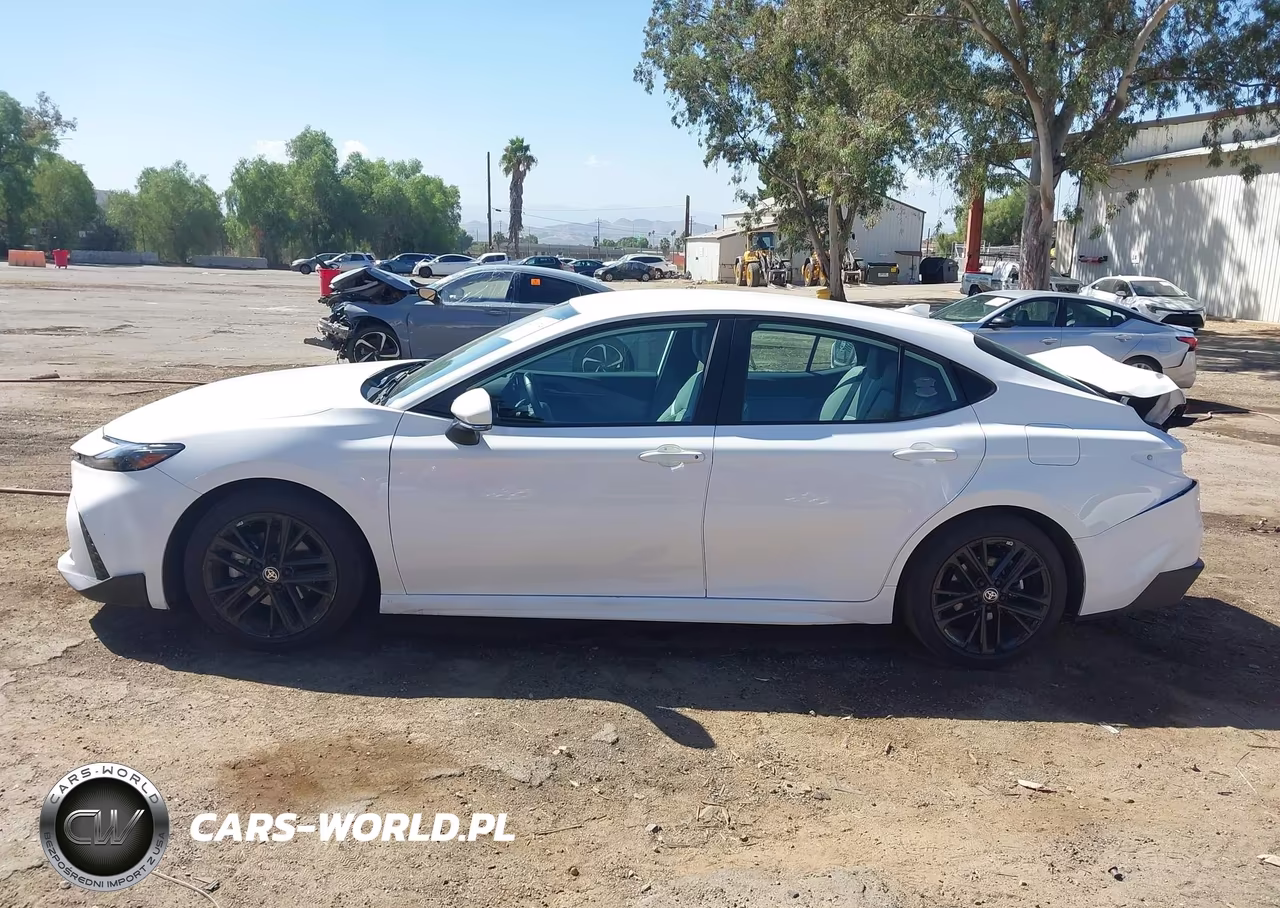 2026 Toyota Camry Se VIN:4T1DAACK1TU260935 - 14