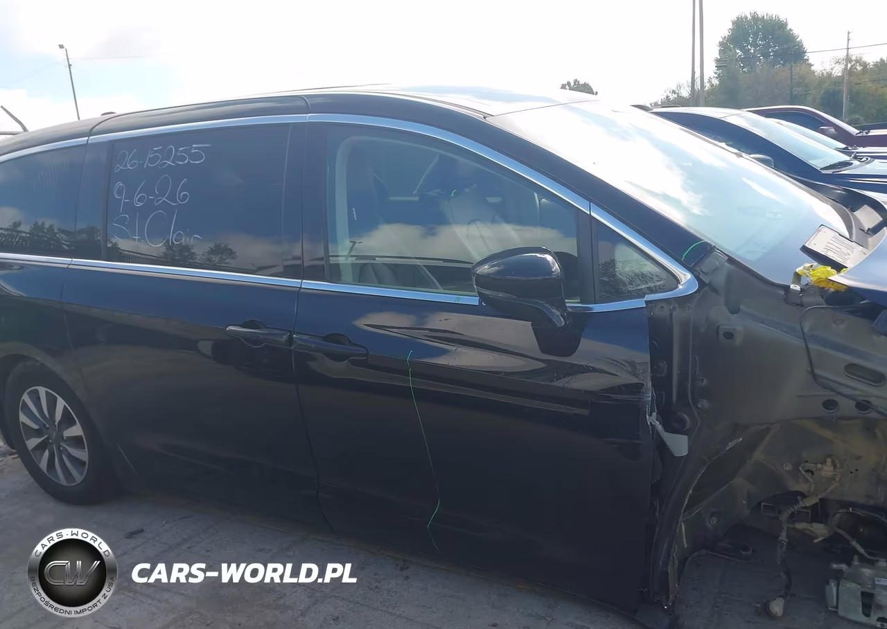 2024 Chrysler Pacifica Hybrid Select VIN:2C4RC1S73RR124085 - 13