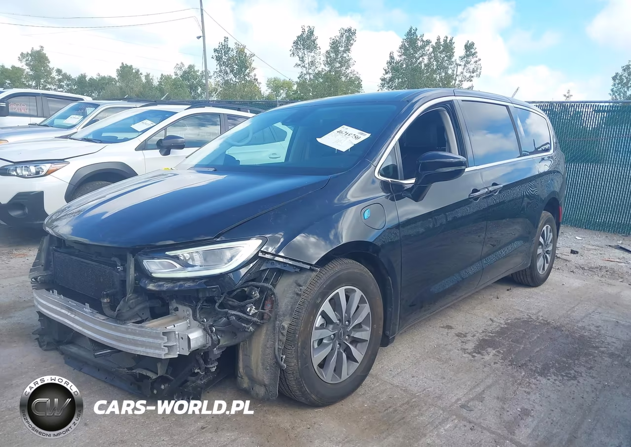2024 Chrysler Pacifica Hybrid Select VIN:2C4RC1S73RR124085 - 2
