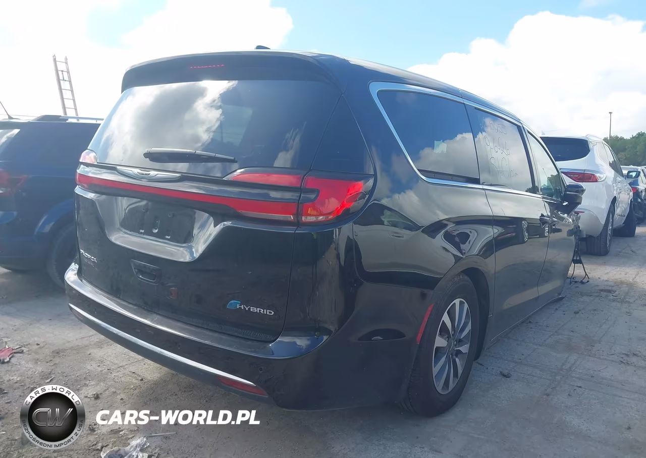 2024 Chrysler Pacifica Hybrid Select VIN:2C4RC1S73RR124085 - 4