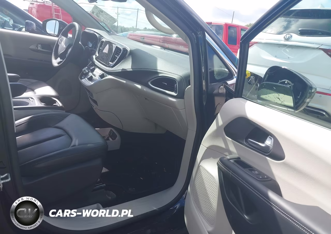 2024 Chrysler Pacifica Hybrid Select VIN:2C4RC1S73RR124085 - 5