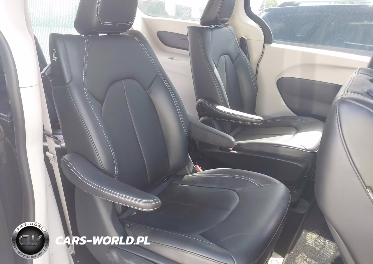 2024 Chrysler Pacifica Hybrid Select VIN:2C4RC1S73RR124085 - 8