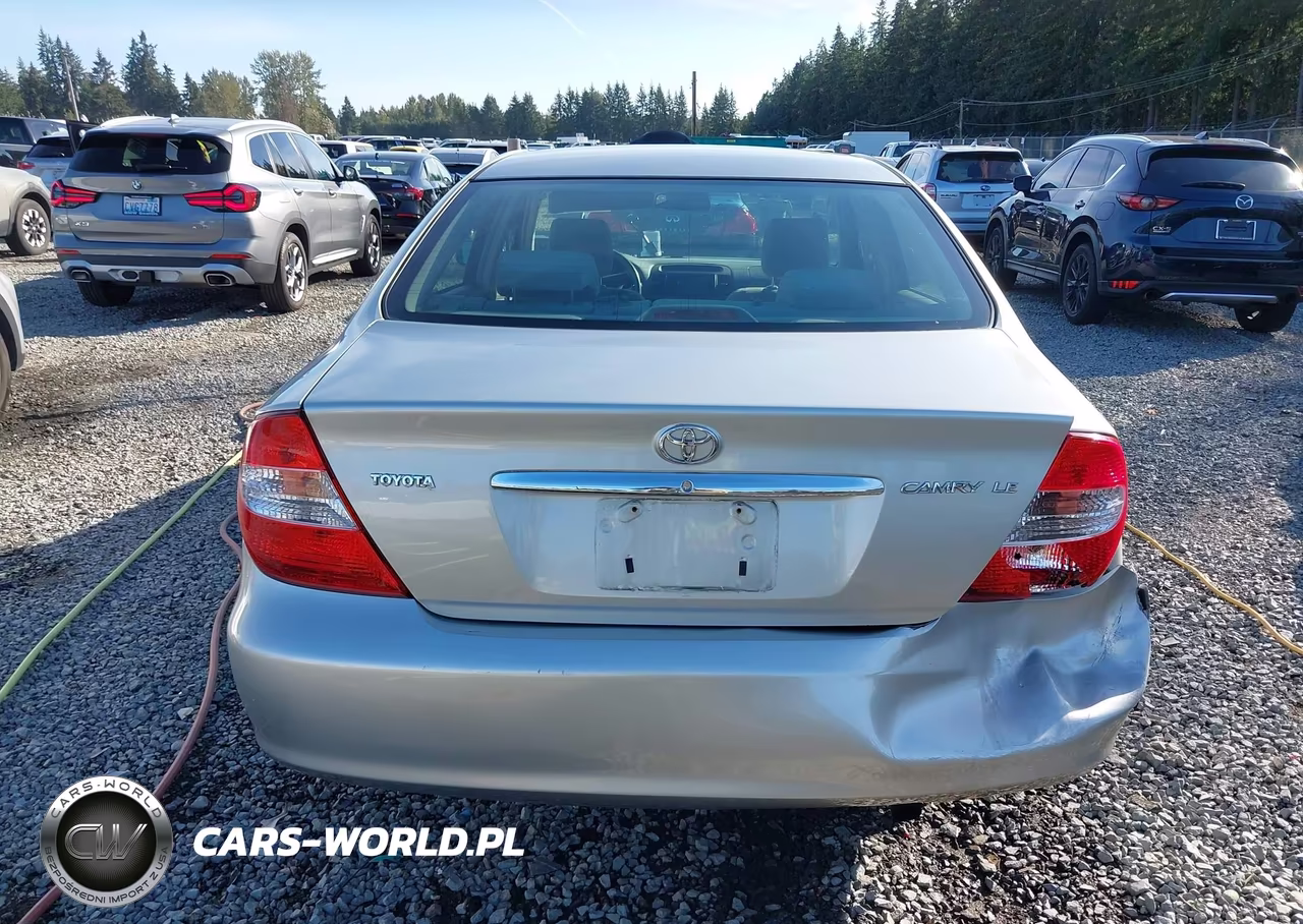 2002 Toyota Camry Le VIN:JTDBE32KX20135032 - 15