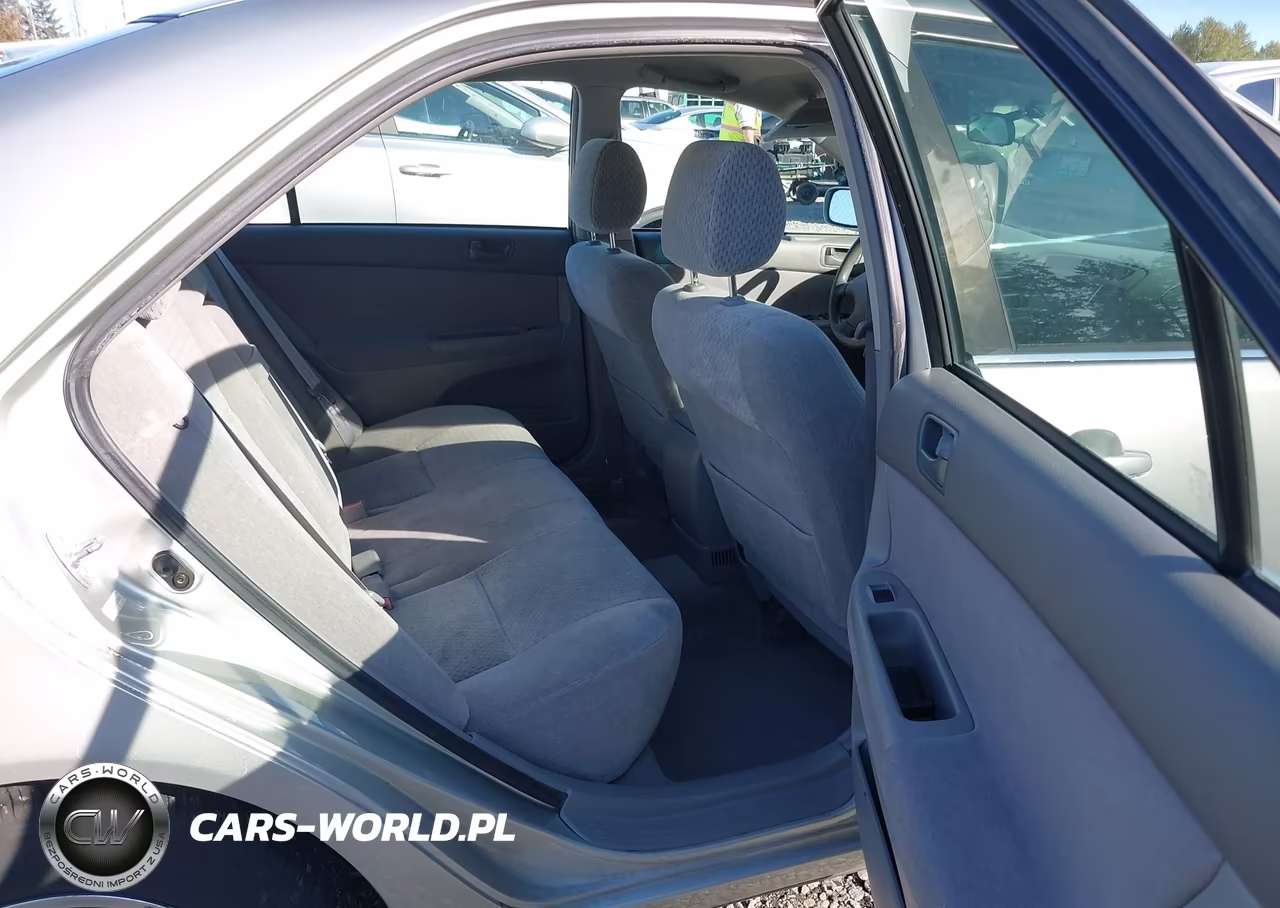 2002 Toyota Camry Le VIN:JTDBE32KX20135032 - 17