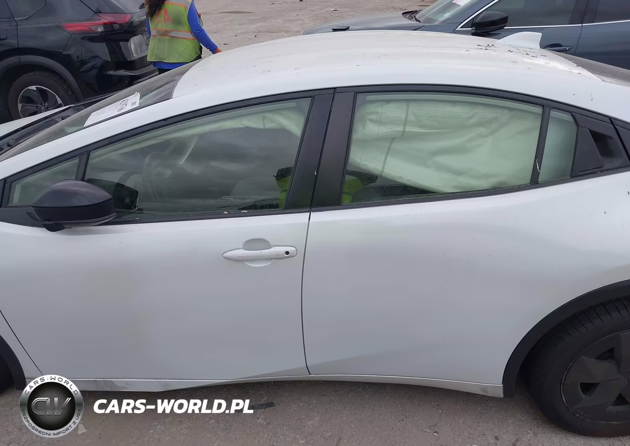 2024 Toyota Prius Le VIN:JTDACAAU4R3018838 - 14