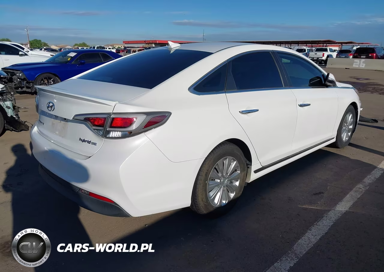 2017 Hyundai Sonata Hybrid Se VIN:KMHE24L33HA064838 - 4
