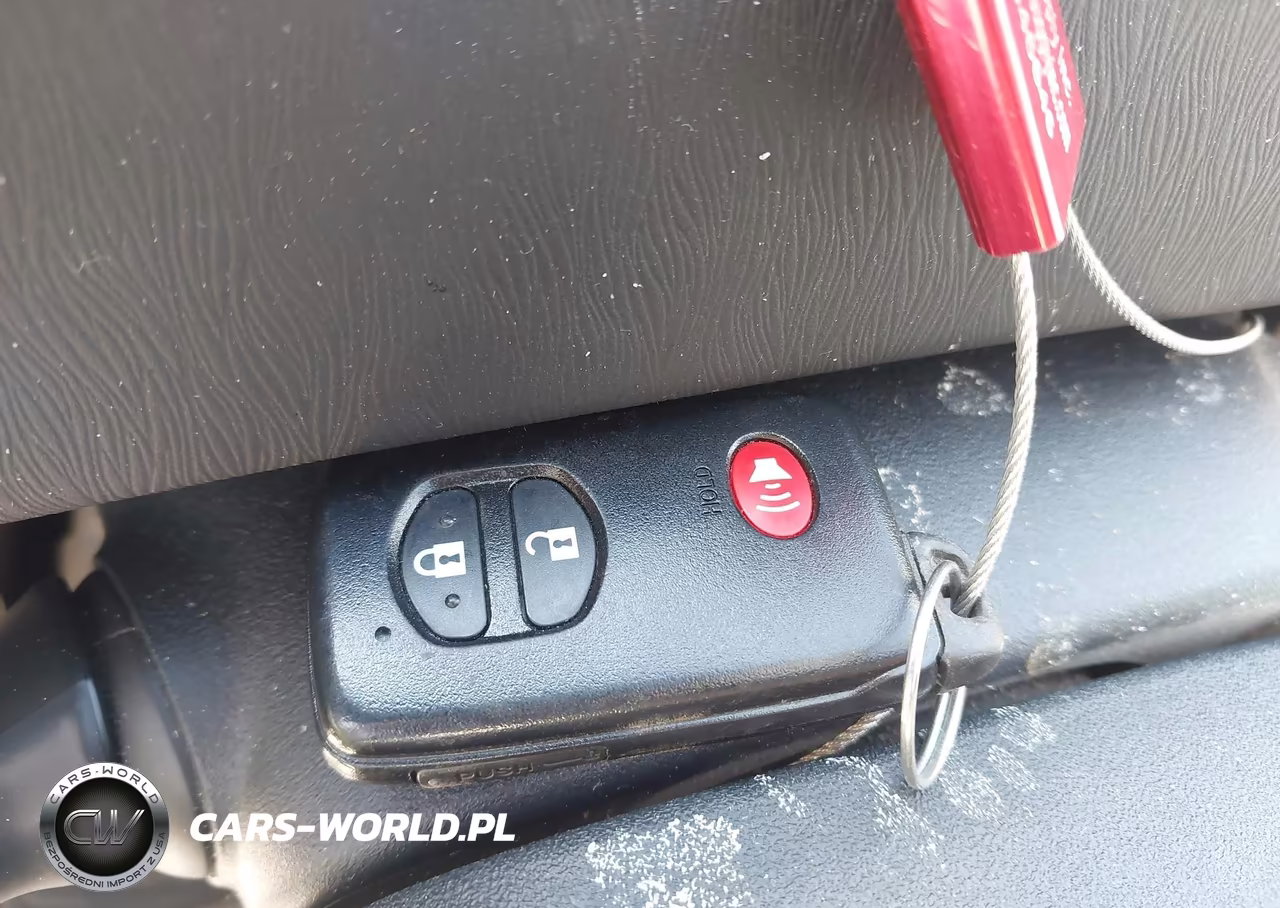 2011 Toyota Prius Two VIN:JTDKN3DU8B1422510 - 11