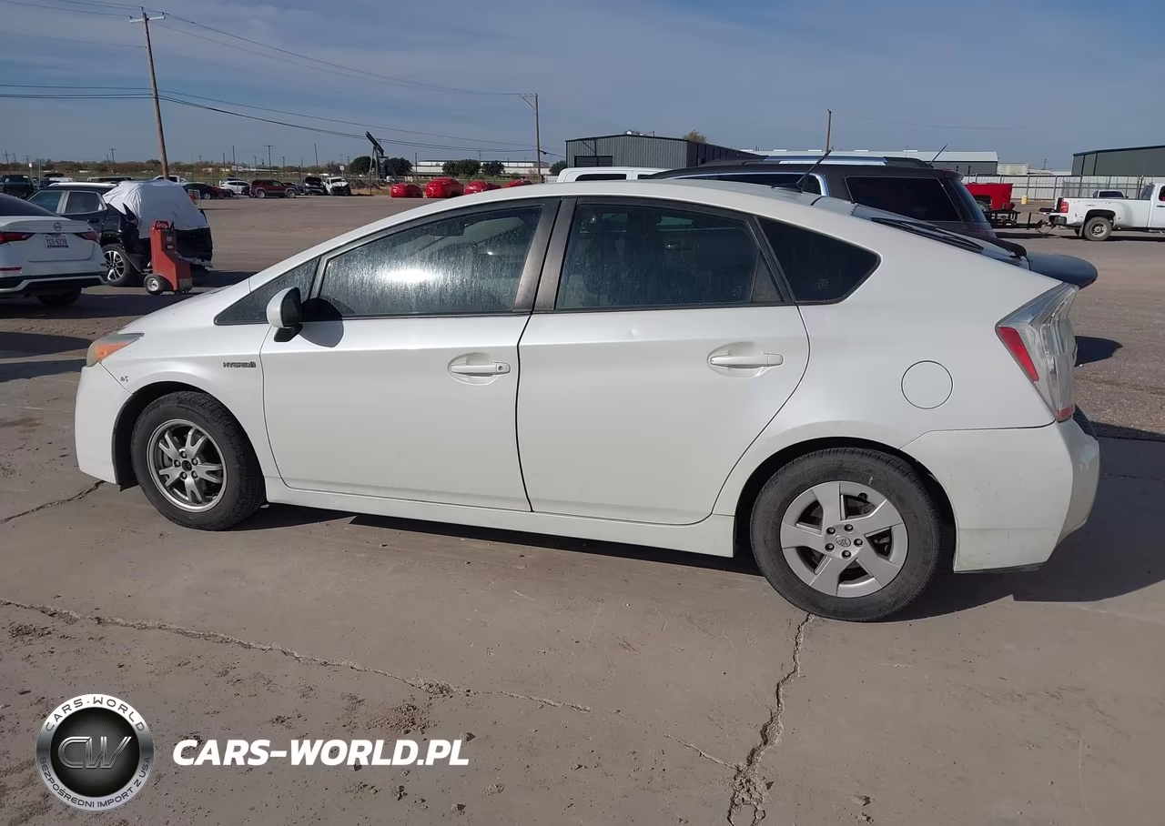 2011 Toyota Prius Two VIN:JTDKN3DU8B1422510 - 14