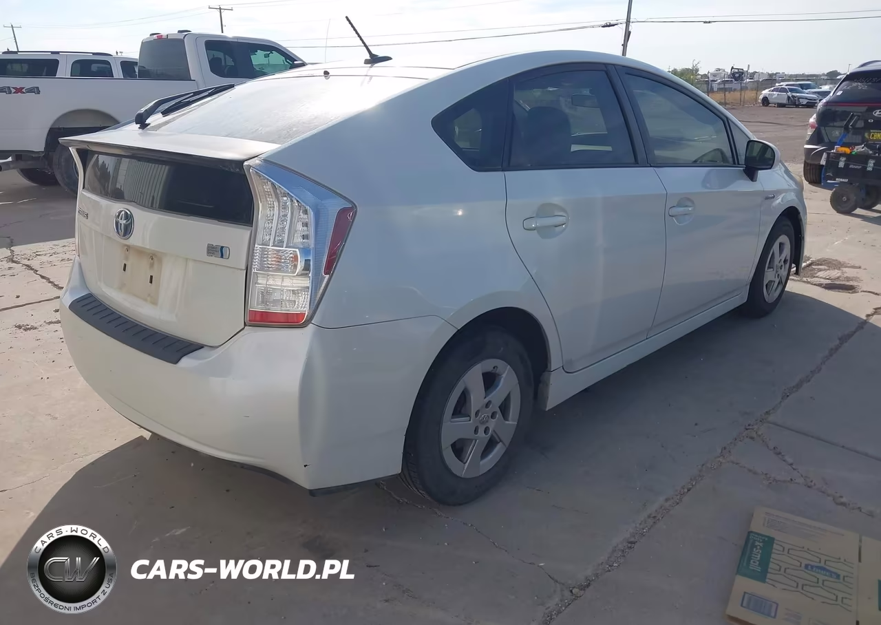2011 Toyota Prius Two VIN:JTDKN3DU8B1422510 - 4