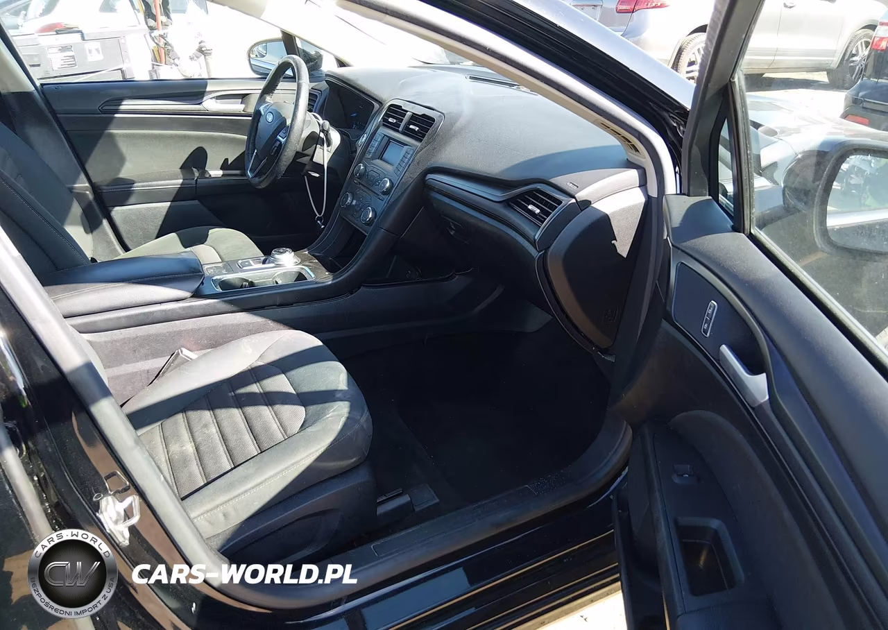 2018 Ford Fusion S VIN:3FA6P0G79JR195239 - 5