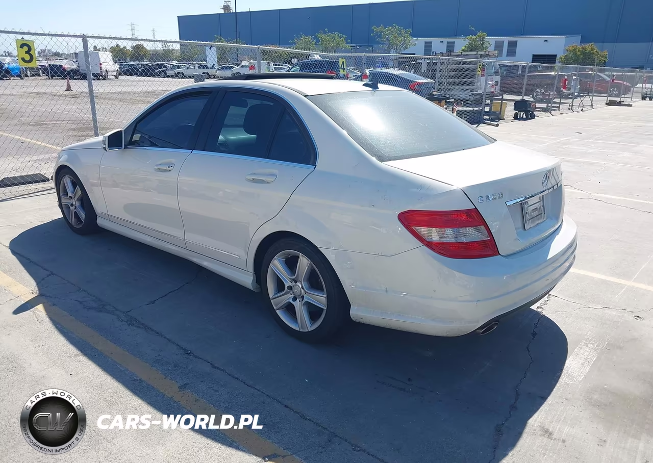 2010 Mercedes-Benz C 300 Luxury 4Matic-Sport 4Matic VIN:WDDGF8BB8AF438070 - 3