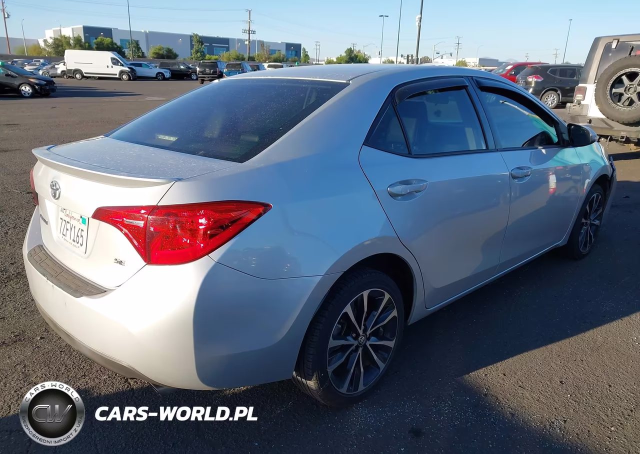 2017 Toyota Corolla Se VIN:5YFBURHE7HP705204 - 4