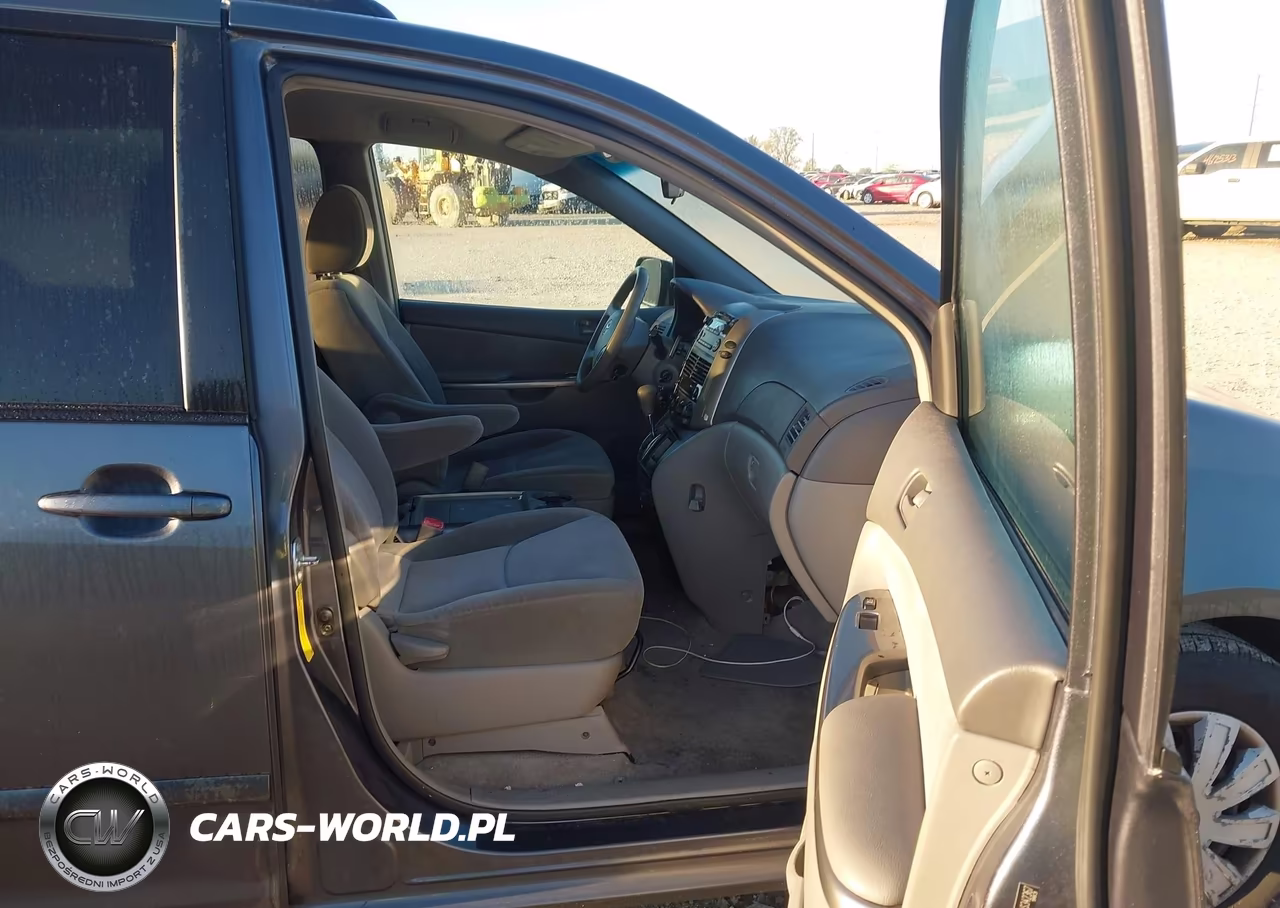 2010 Toyota Sienna Le VIN:5TDKK4CC0AS342367 - 5