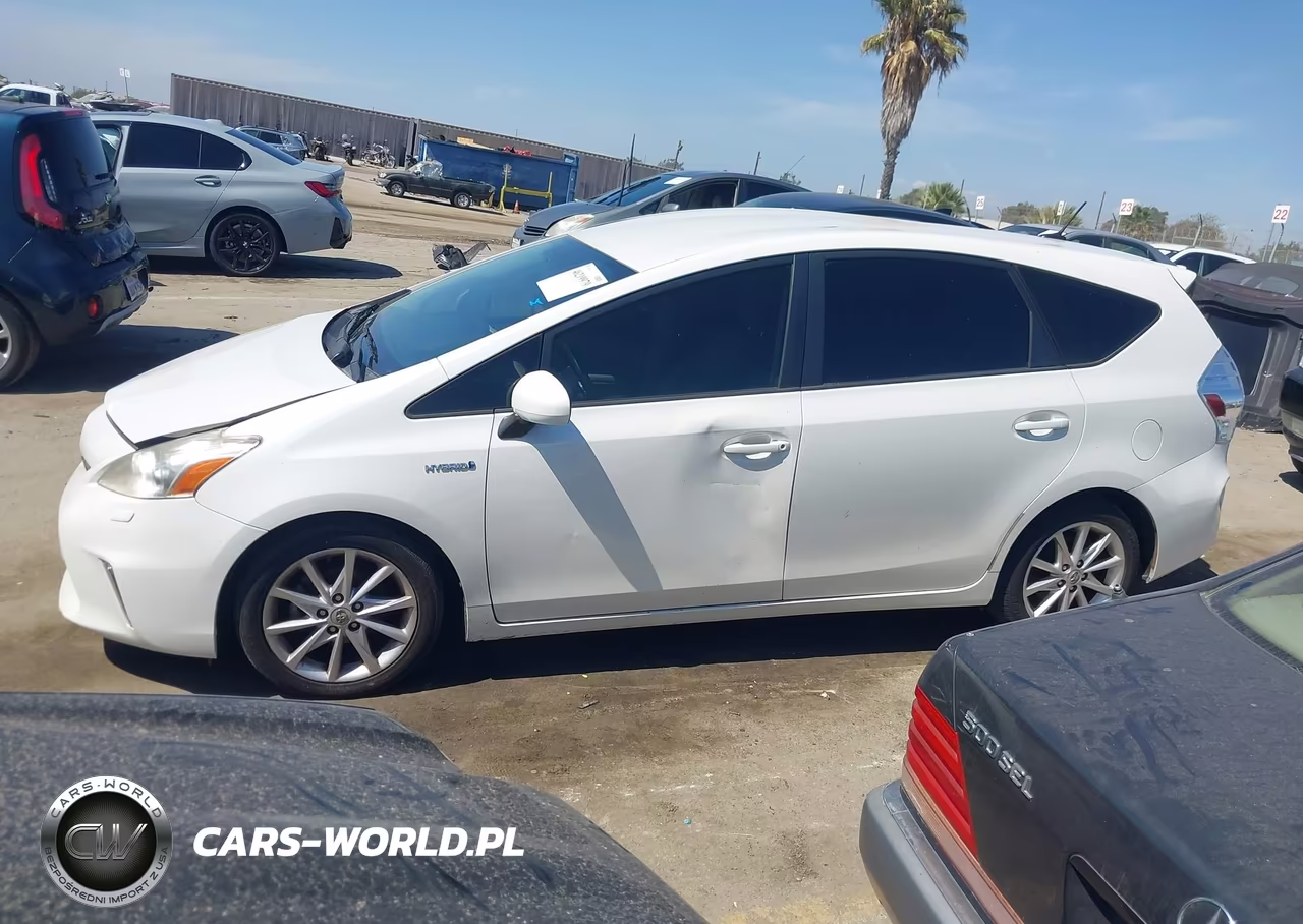 2012 Toyota Prius V Five VIN:JTDZN3EU6C3138814 - 15
