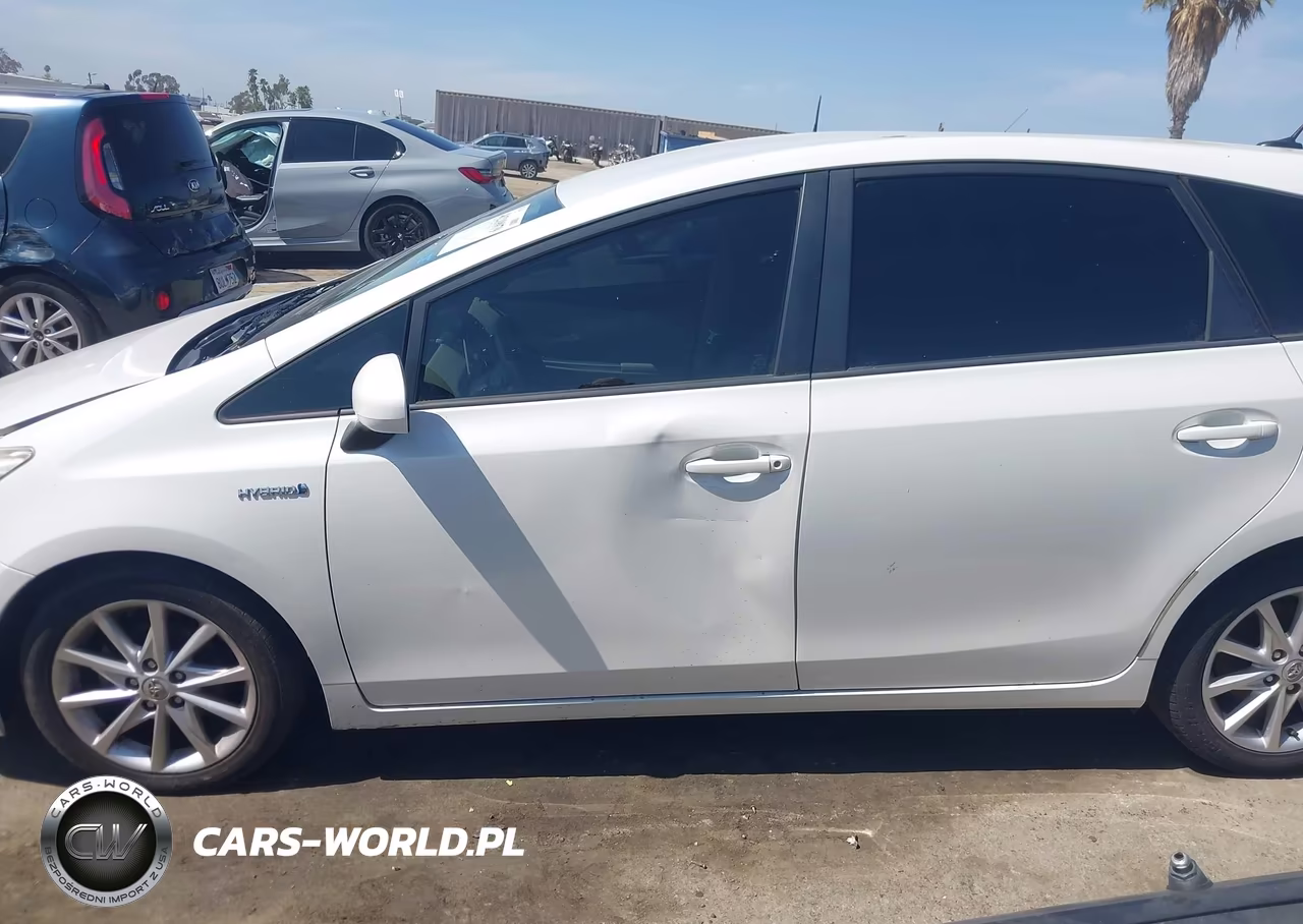 2012 Toyota Prius V Five VIN:JTDZN3EU6C3138814 - 18