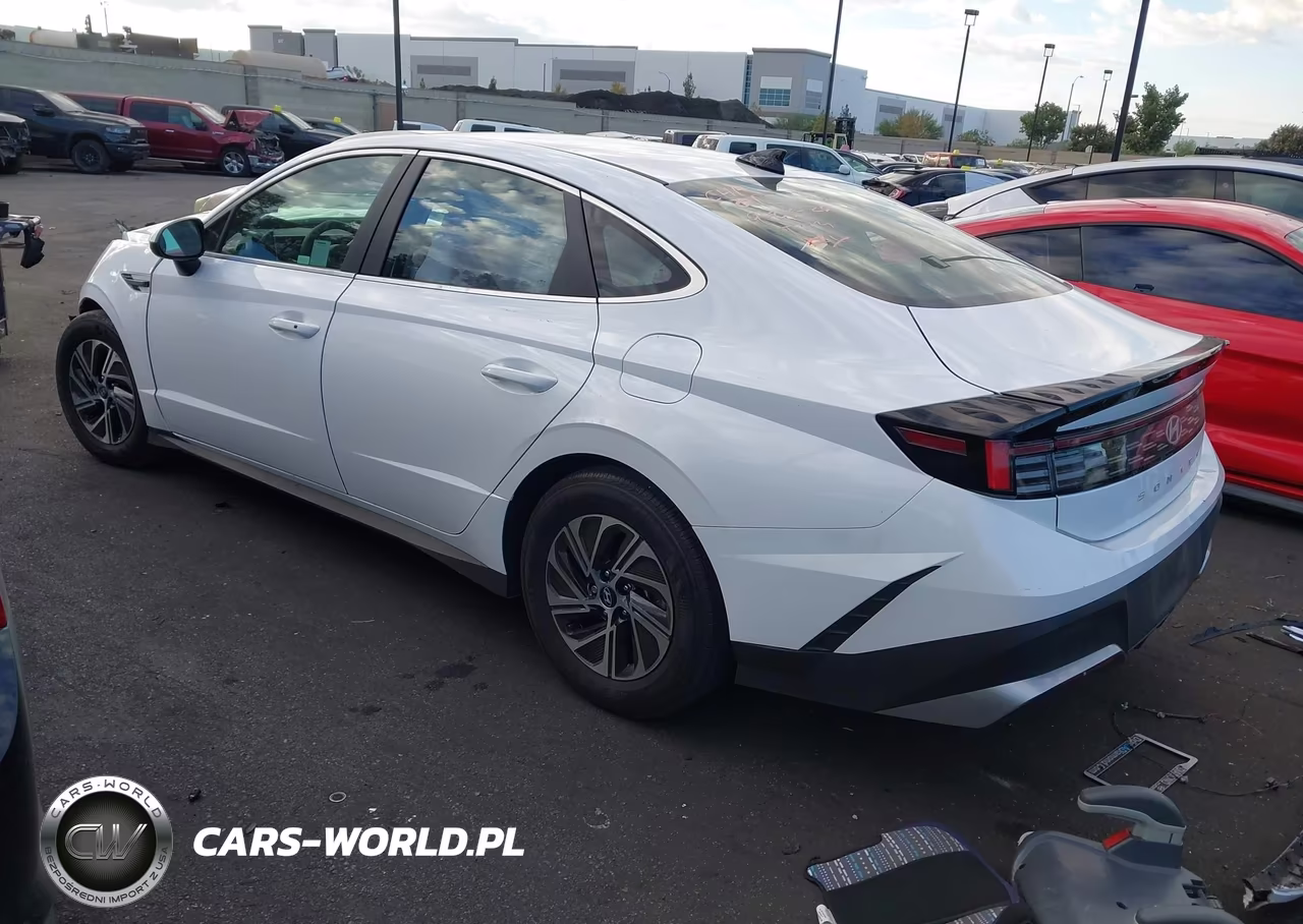 2026 Hyundai Sonata Hybrid Blue VIN:KMHL24JJ6TA138531 - 3