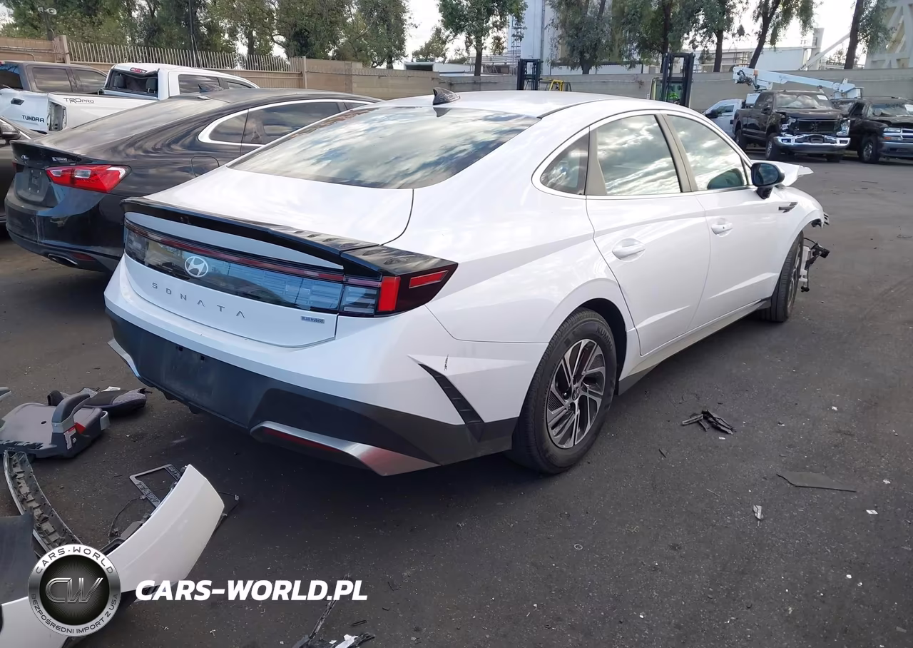 2026 Hyundai Sonata Hybrid Blue VIN:KMHL24JJ6TA138531 - 4