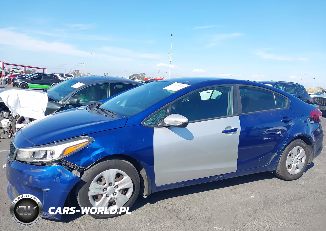 2018 Kia Forte Lx VIN:3KPFK4A79JE260106 - 14