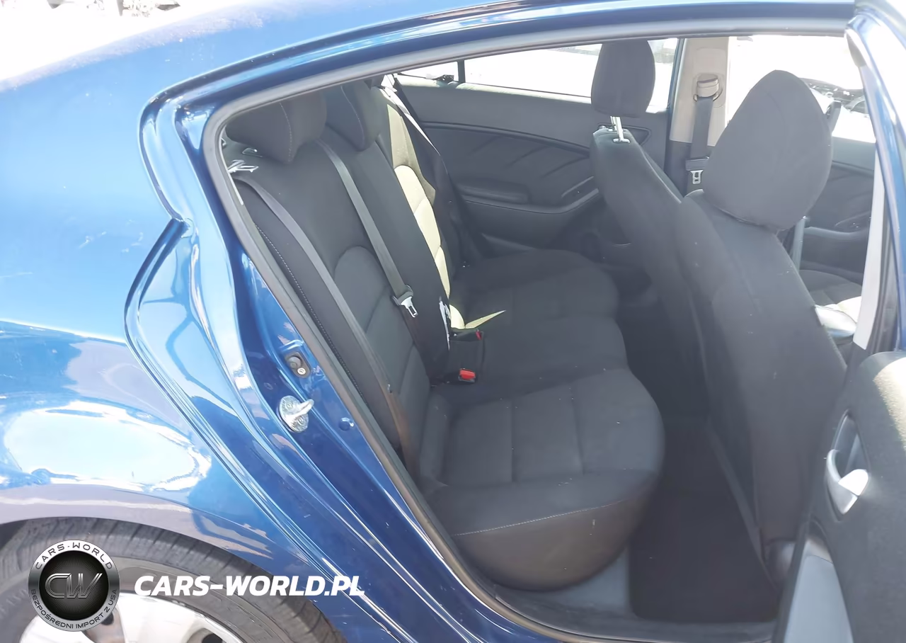 2018 Kia Forte Lx VIN:3KPFK4A79JE260106 - 8