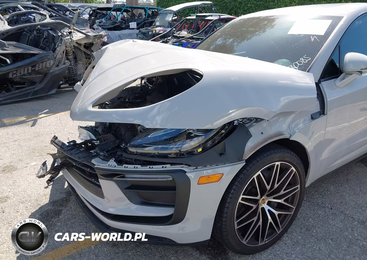 2025 Porsche Macan T VIN:WP1AA2A54SLB04093 - 14
