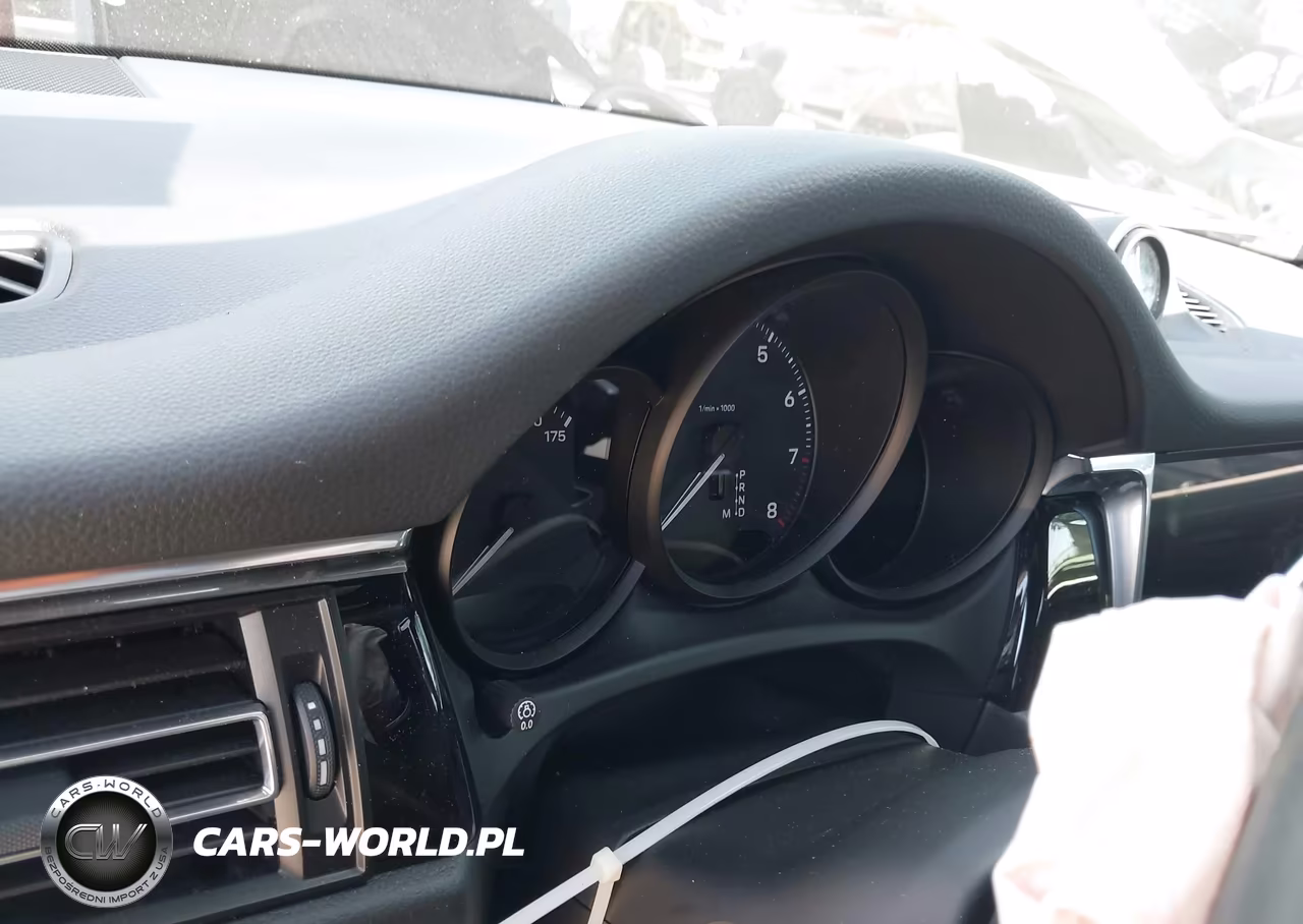 2025 Porsche Macan T VIN:WP1AA2A54SLB04093 - 18